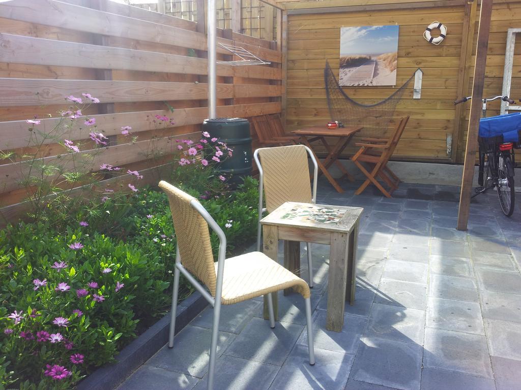 Homestay Bij Aelita Den Burg Habitación foto
