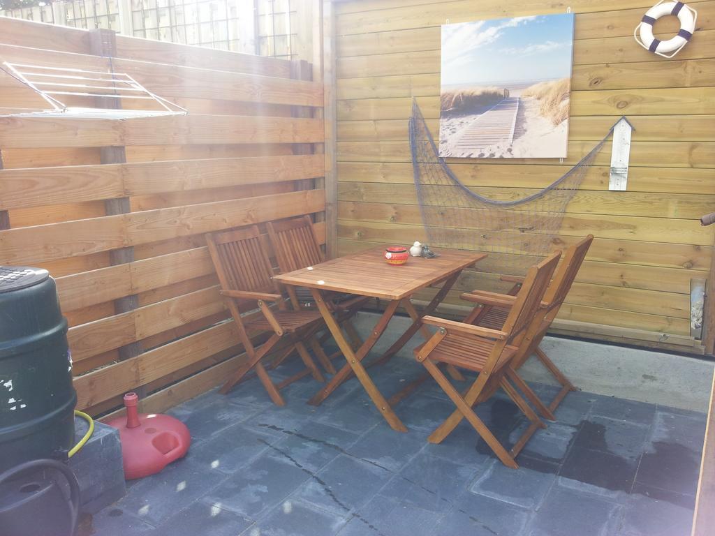 Homestay Bij Aelita Den Burg Habitación foto